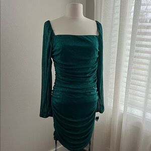 Elegant Green Long Sleeve Homecoming/Prom Dress